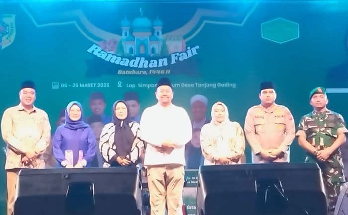 bupati_bahar_buka_bazar_ramadan_fair_batu_bara_2025_di_simpang_inalum