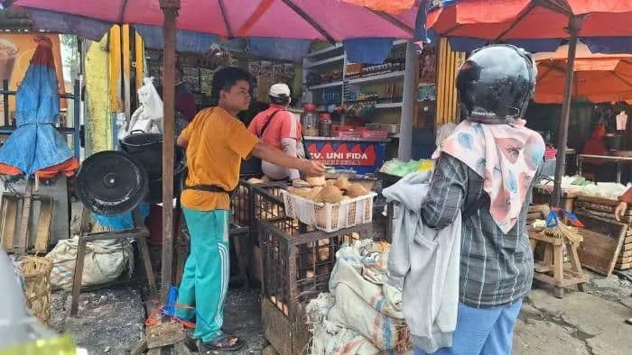 permintaan_tinggi_selama_ramadan_harga_kelapa_melambung_