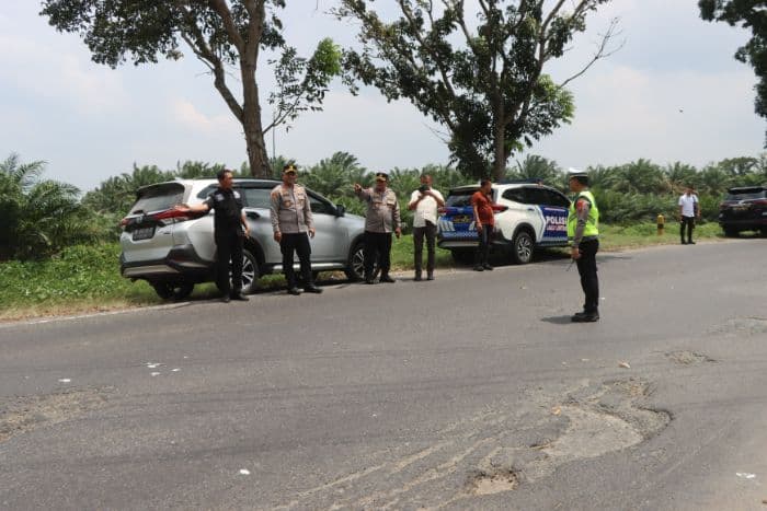 antisipasi_arus_mudik_kapolres_batu_bara_cek_jalan_rusak_dan_ketersediaan_bbm
