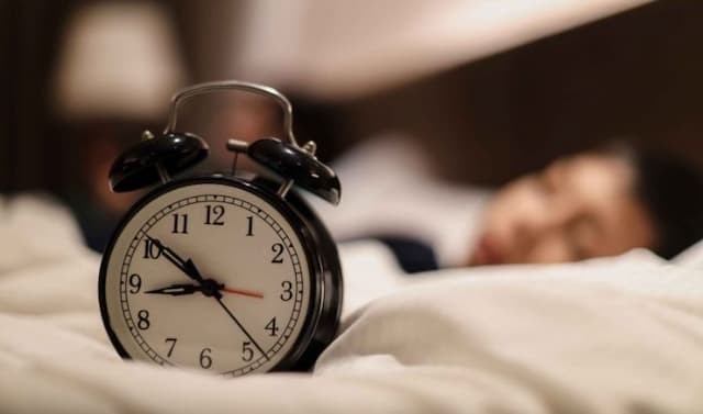 orang_yang_berpuasa_disarankan_untuk_istirahat_dan_tidur_30_menit_per_hari