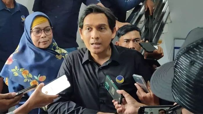 bupati_indramayu_lucky_hakim_liburan_ke_jepang_dedi_mulyadi_tanpa_izin