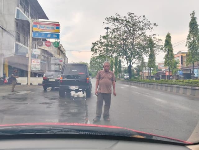 jukir_liar_marak_di_lubuk_pakam_warga_deli_serdang_keluhkan_dugaan_pungli