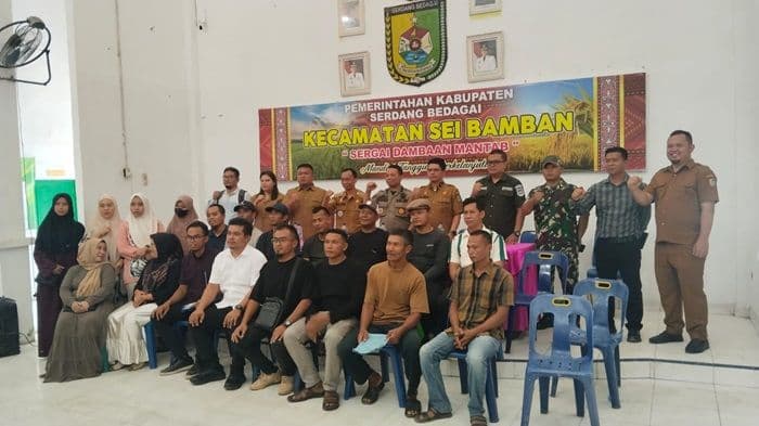 pabrik_arang_cemari_udara_di_sergai_warga_mengeluh_camat_perintahkan_tutup_sementara
