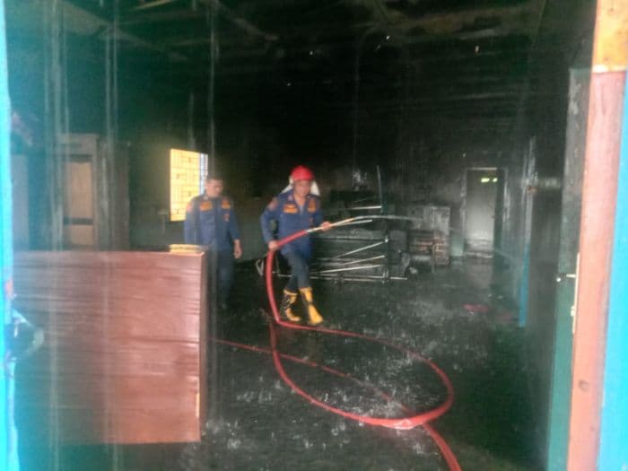 rumah_di_balige_toba_terbakar_isi_rumah_milik_jefri_siahaan_ludes_dilalap_api