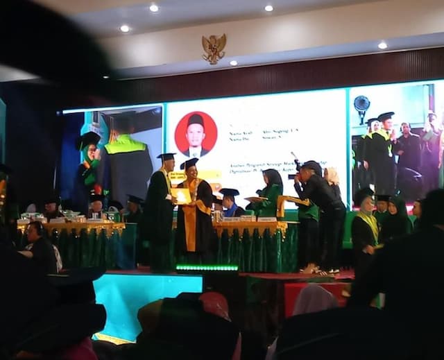 rektor_uinsu_wisudawan_harus_jadi_agen_perubahan_di_tengah_krisis_global