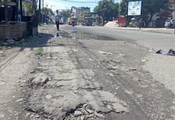 akses_ke_pelabuhan_belawan_dikepung_banjir_dan_jalan_rusak