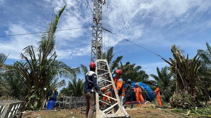 pln_kebut_perbaikan_listrik_sumut_7_menara_darurat_sudah_tiba_dan_mulai_dibangun
