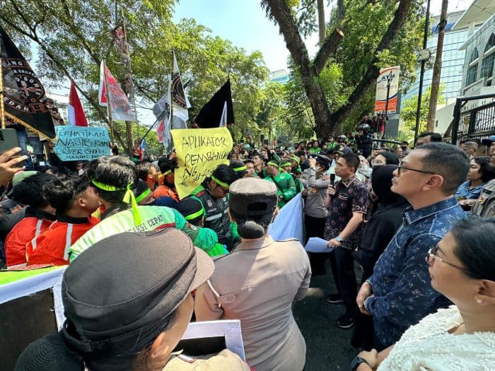 dprd_sumut_desak_pemerintah_segera_bentuk_uu_transportasi_online