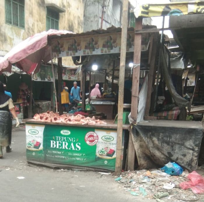 harga_ayam_dan_telur_turun_di_medan_pedagang_omzet_meningkat
