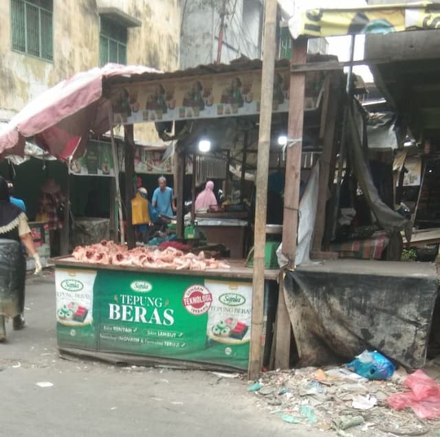 harga_ayam_dan_telur_turun_di_medan_pedagang_omzet_meningkat