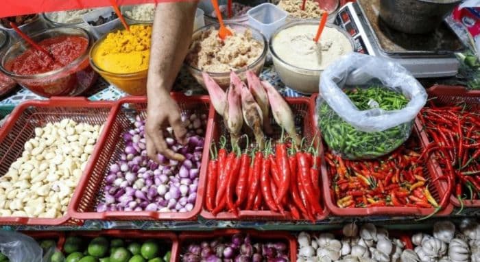 harga_pangan_di_sumut_bervariasi_tomat_mahal_daging_ayam_anjlok