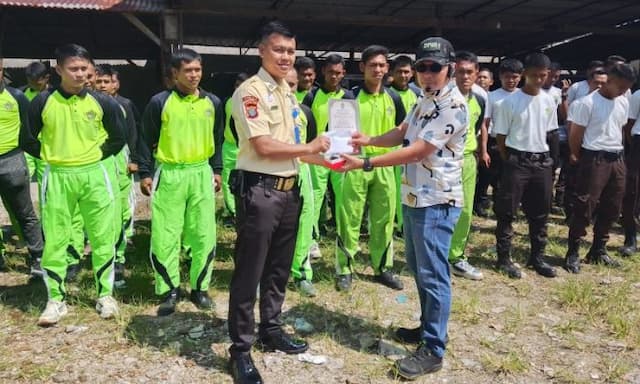 raih_juara_3_lomba_satpam_teladan_nasional_pt_macan_sejahtera_cahaya_berikan_reward_ke_edward_syandi