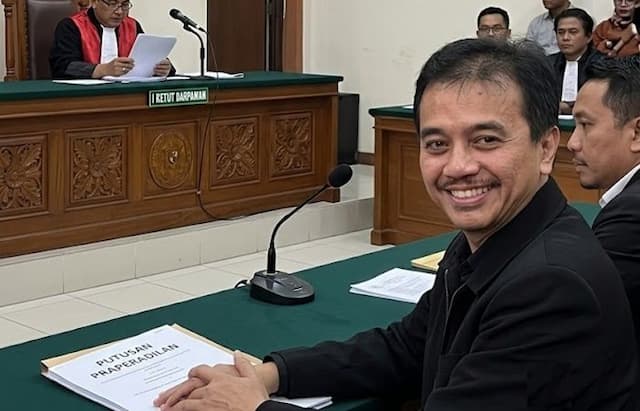 roy_suryo_menang_sebagian_di_praperadilan_perkara_pokok_tetap_berjalan