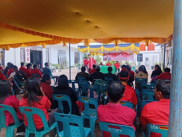 anggota_dprd_sumut_pantur_banjarnahor_sosialisasikan_ranperda_kepemudaan_di_humbahas