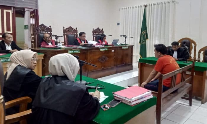 mantan_sopir_pembakar_rumah_hakim_pn_medan_divonis_enam_tahun_penjara_jaksa_tak_banding