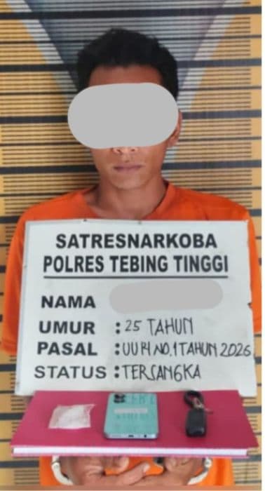 sat_resnarkoba_polres_tebing_tinggi_tangkap_pria_dengan_956_gram_sabu