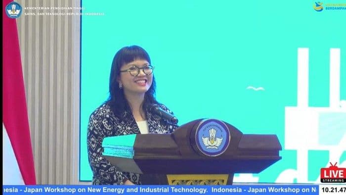 wamen_stella_lulusan_vokasi_lebih_cepat_terserap_dunia_kerja_dibanding_sarjana