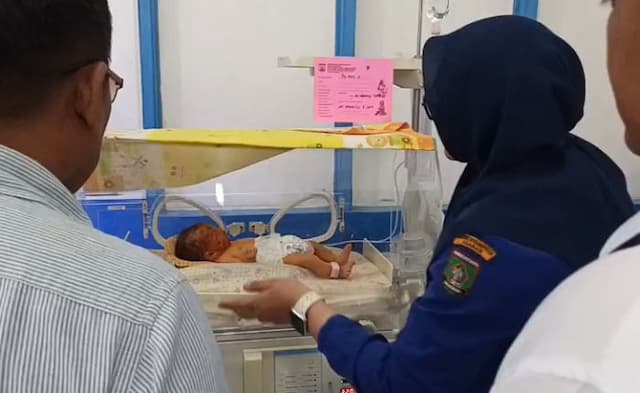 warga_temukan_bayi_perempuan_di_bantaran_sungai_serani_asahan