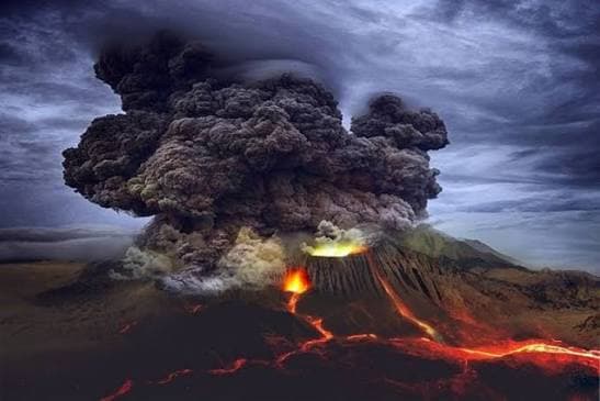 4_gunung_api_erupsi_bersamaan_anak_krakatau_hingga_gunung_ibu_jadi_sorotan