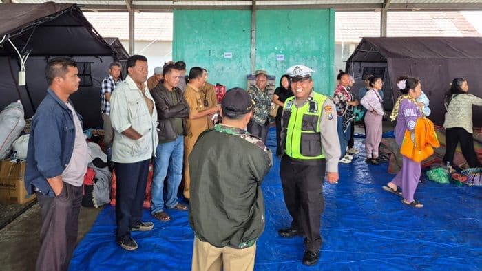 erupsi_sinabung_mereda_418_warga_kuta_tengah_dipulangkan