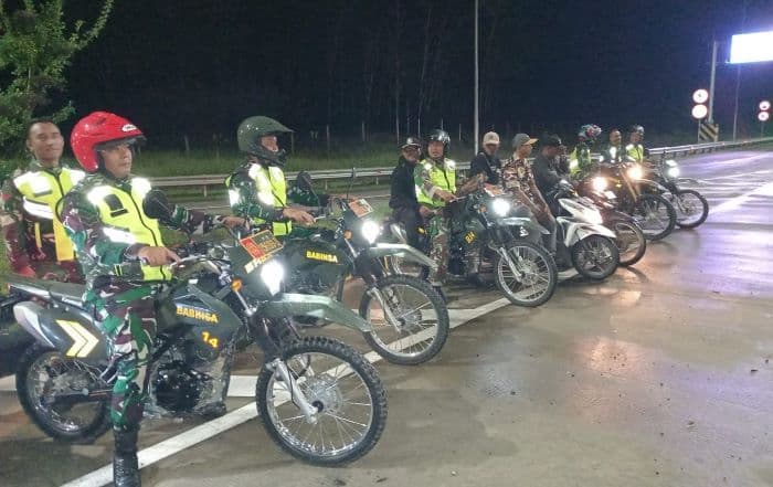 cegah_aksi_kriminal_koramil_14_dolok_merawan_bersama_ormas_gelar_patroli_siskamling_