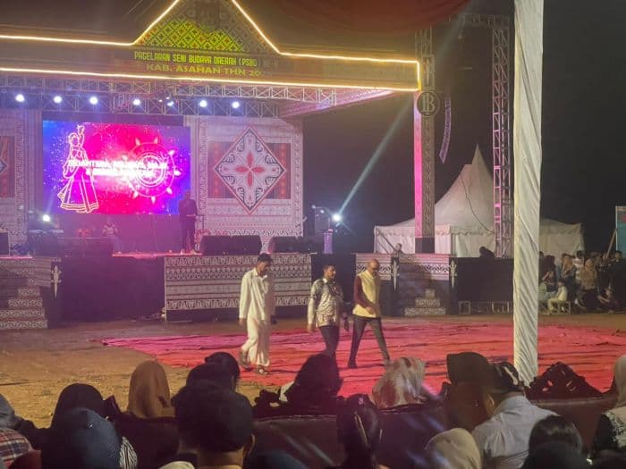 konjen_india_terkesan_dengan_pentas_seni_budaya_daerah_asahan
