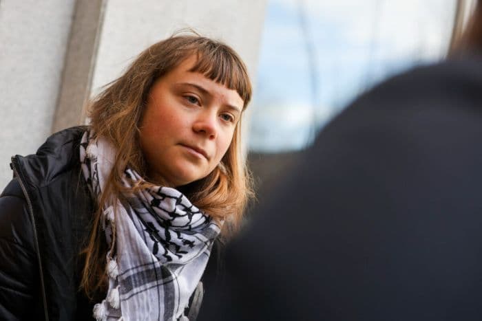 segera_dideportasi_ke_yunani_greta_thunberg_tidak_diberi_makan_selama_ditahan_israel