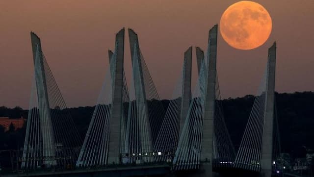 supermoon_dan_harvest_moon_2025_hiasi_langit_indonesia_malam_ini