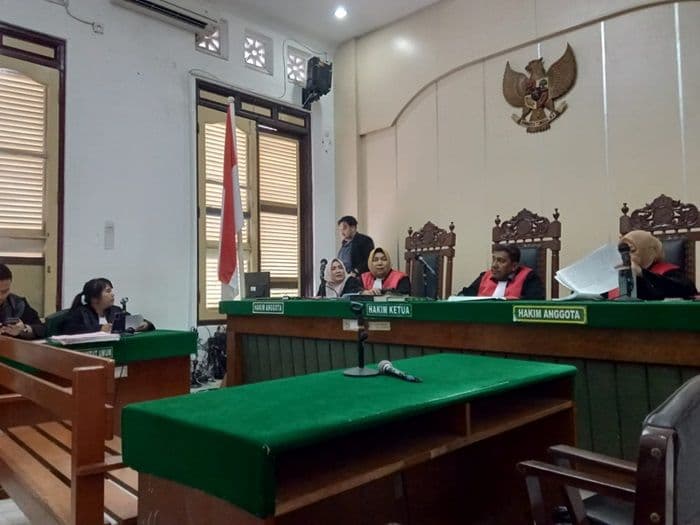 bakar_rumah_warga_belawan_pakai_molotov_pemuda_22_tahun_divonis_15_tahun_penjara_
