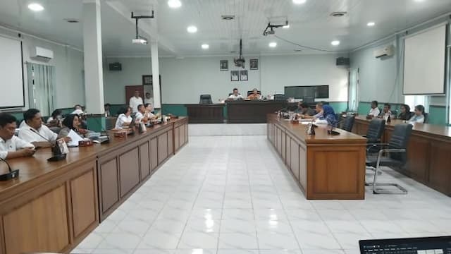 dugaan_kekerasan_peserta_didik_dprd_siantar_pertemukan_pihak_terkait