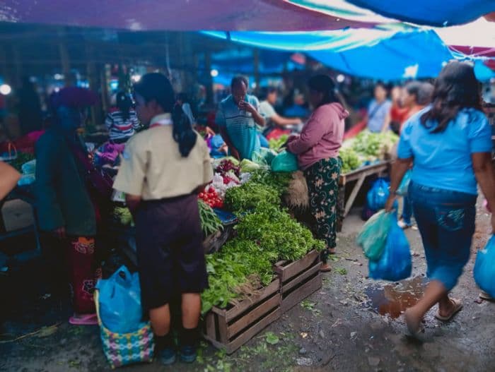 harga_cabai_merah_dan_tomat_di_pasar_pangururan_naik