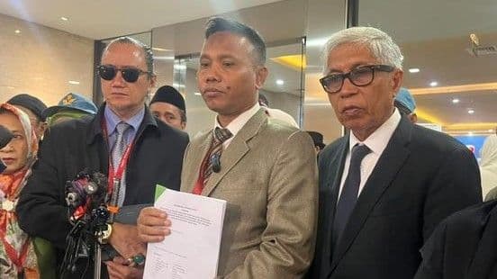 usai_putusan_mk_gibran_dan_kemendikdasmen_diadukan_ke_bareskrim_soal_suket_pendidikan_