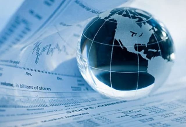 ekonomi_global_di_ujung_ketidakpastian_dampaknya_ke_indonesia_per_november_2025