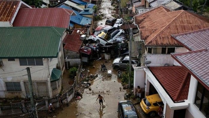 filipina_tetapkan_keadaan_darurat_imbas_topan_kalmaegi