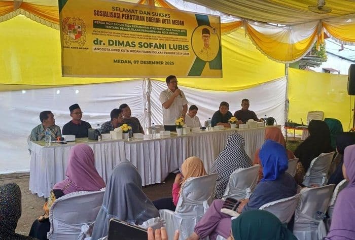 dimas_sofani_ajak_warga_ambil_hikmah_dari_banjir_medan_warga_keluhkan_lurah_tak_turun_ke_lokasi