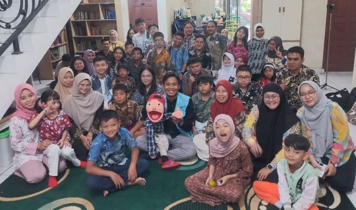 pikir_dulu_baru_klik_pesan_sederhana_cara_pasukan_dongeng_kenalkan_literasi_digital_ke_anak