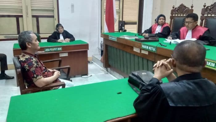 vonis_mantan_bendahara_pupr_nisel_diperberat_jadi_empat_tahun_dalam_kasus_korupsi_abl_rp14_miliar