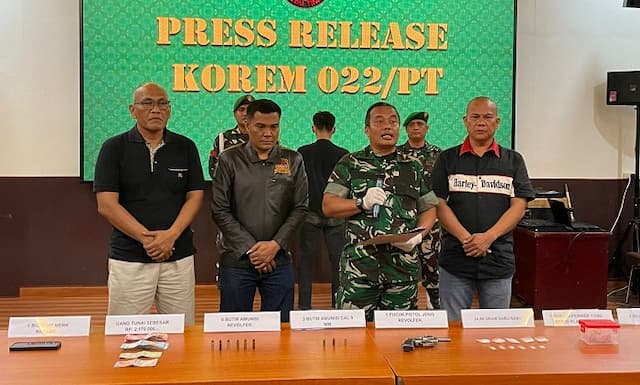 korem_022pt_tangkap_pengedar_sabu_sepucuk_senjata_api_turut_diamankan