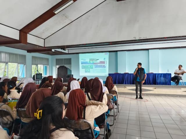 siswa_smk_di_asahan_ikuti_sosialisasi_bpjs_ketenagakerjaan_sebelum_magang