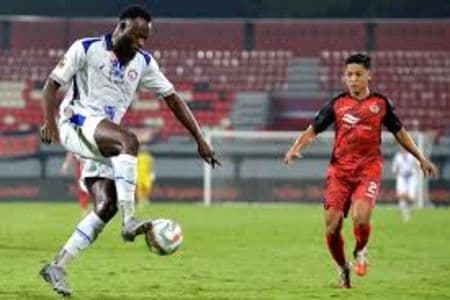 arema_menang_20_atas_persija_jakarta_di_super_league_babak_20