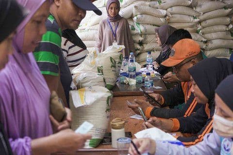 bantuan_pangan_ditingkatkan_jadi_332_juta_penerima