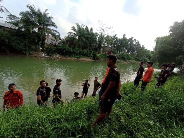 dua_remaja_hanyut_di_sungai_sei_bingai_binjai_satu_ditemukan_tewas