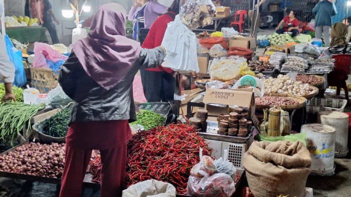 jelang_imlek_harga_cabai_merah_di_medan_mulai_merangkak_naik