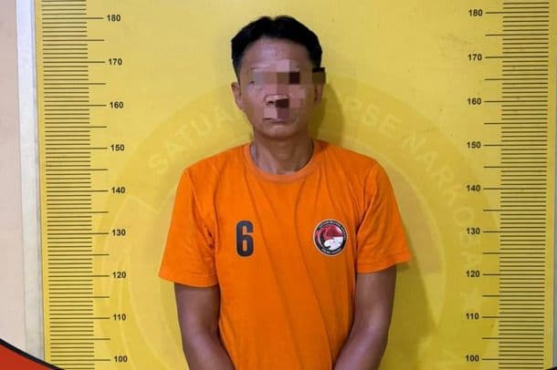 polres_asahan_tangkap_pria_46_tahun_saat_sahur_sabu_dan_barang_bukti_diamankan