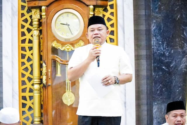 wabup_labuhanbatu_ajak_masyarakat_alihkan_gadget_ke_mushaf_pada_malam_nuzulul_quran