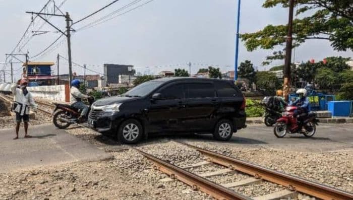 bagaimana_aturan_perlintasan_kereta_api_tanpa_plang_ini_penjelasan_kai