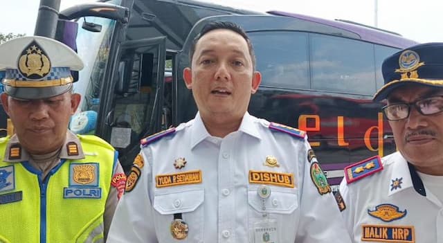 longsor_di_sembahe_akses_medanberastagi_sudah_bisa_dilalui