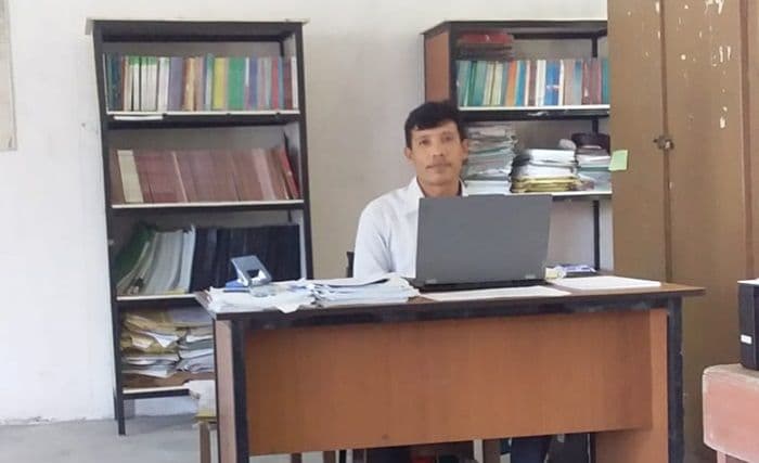 miris_ruang_belajar_smkn_1_afulu_rusak_parah_siswa_terpaksa_belajar_di_kelas_tak_layak