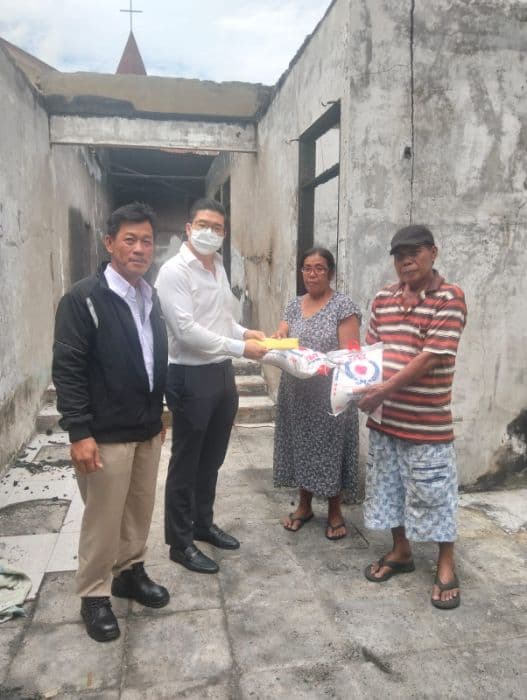 pt_sttc_salurkan_bantuan_ke_korban_kebakaran_di_pematangsiantar