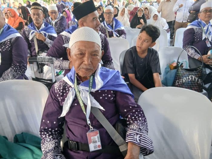 semangat_syarif_kakek_85_tahun_asal_siantar_naik_haji_berkat_hasil_kebun_cabai